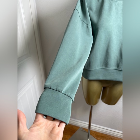 Lululemon Softstreme Perfectly Oversized Cropped Crew - Picture 4 of 8